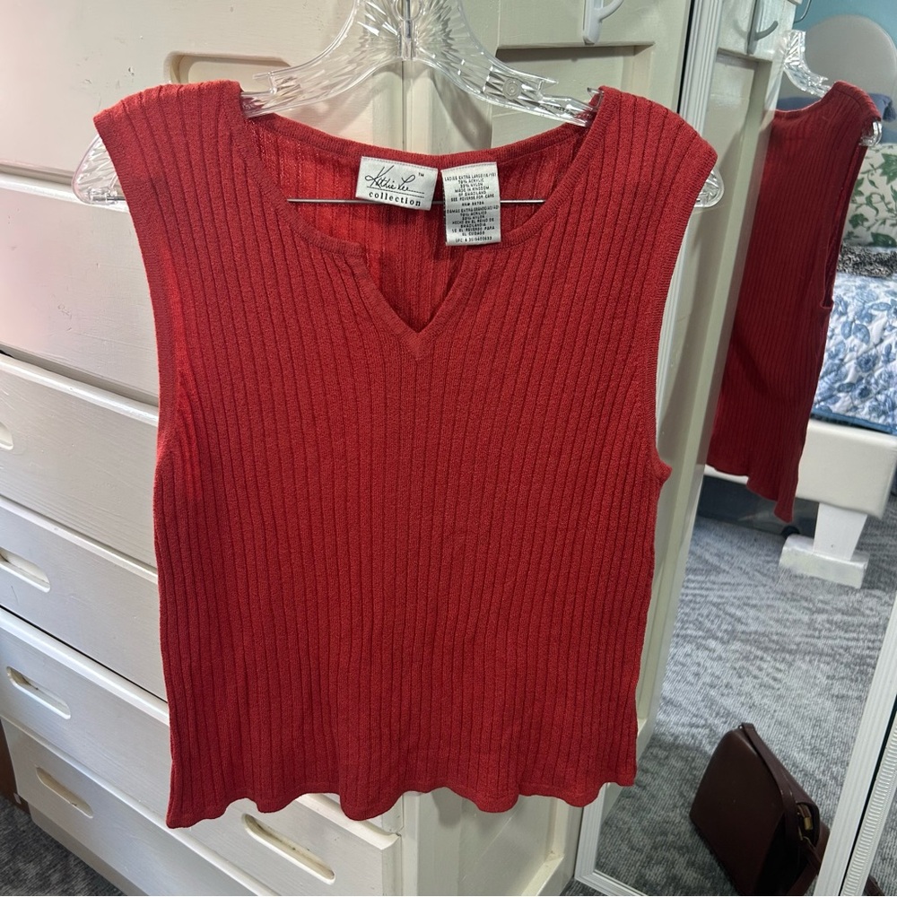 Summer rust red knit v neck tank sleeveless ribbed textured top✨